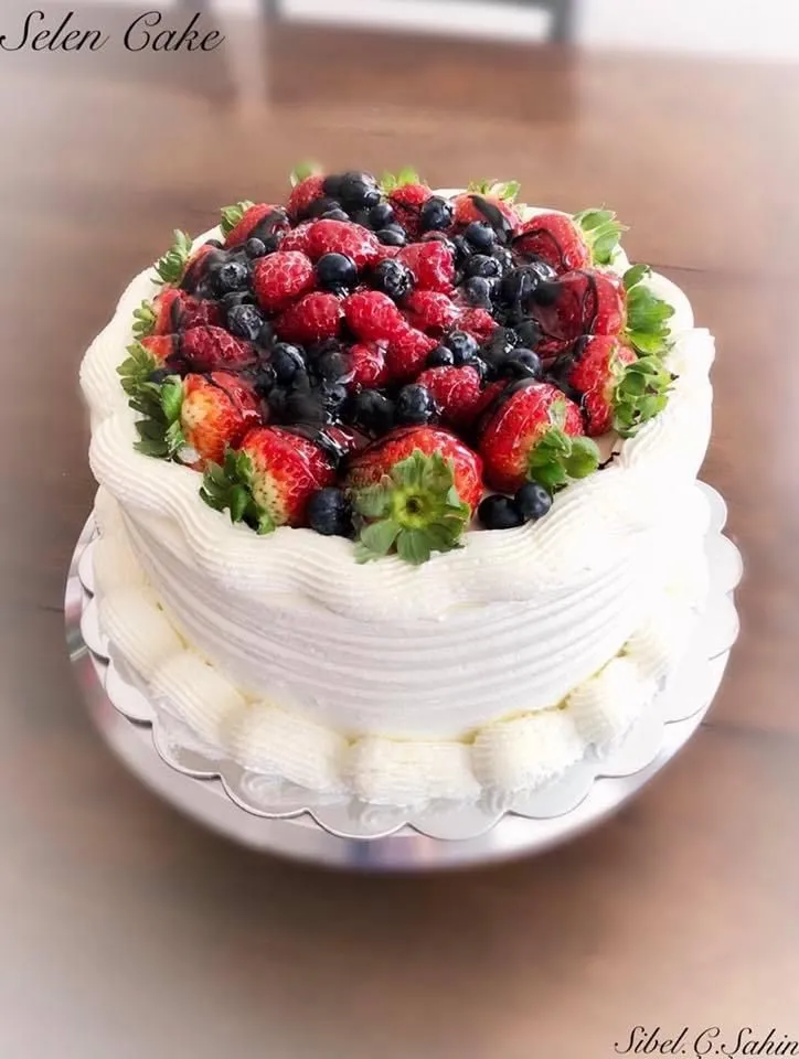 Fresh Fruit Cake