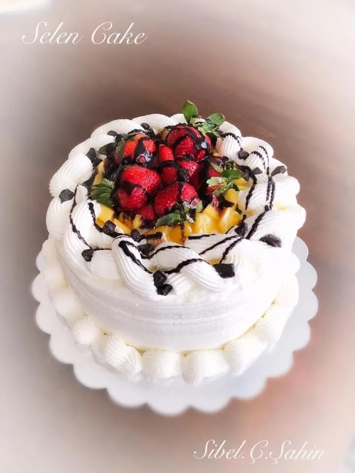 Fresh Fruit Vanilla Cake