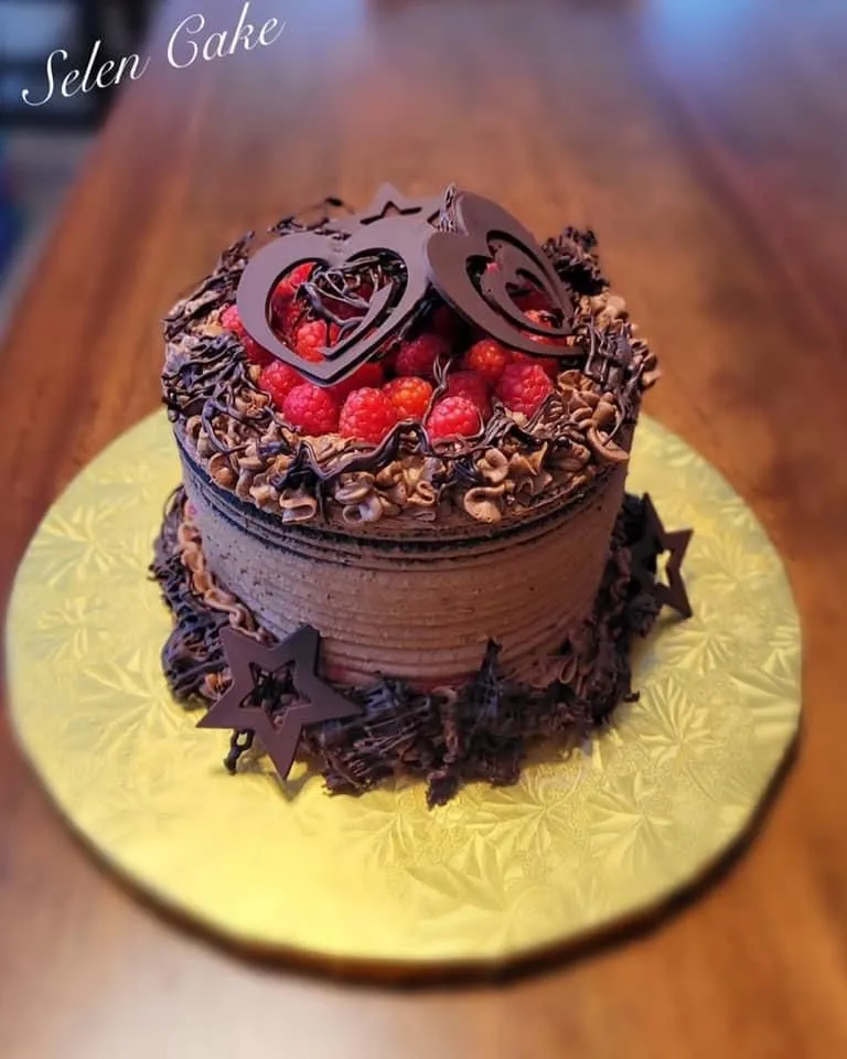Chocolate Ganache Cake