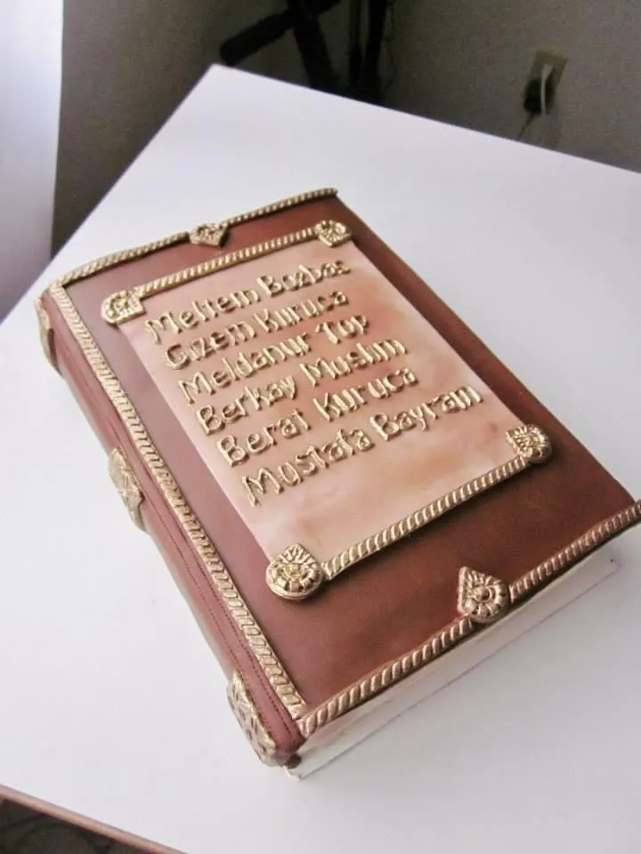 Book Cake